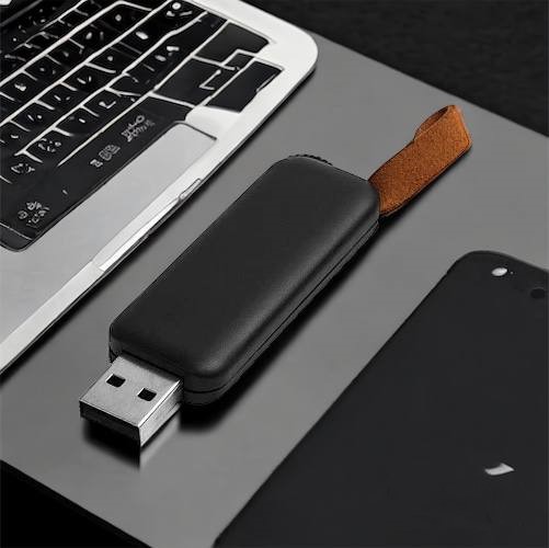 Флешка "Gear Soft" 32 Гб, черная, оснащена выдвижным механизмом